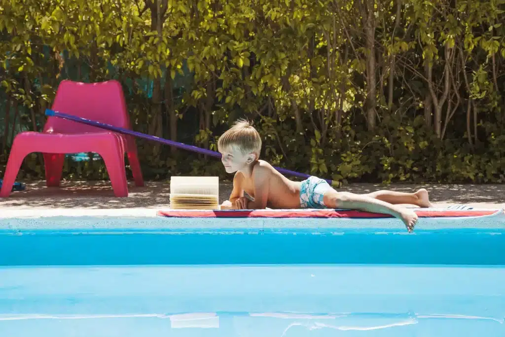 liner piscine bien entretenu 